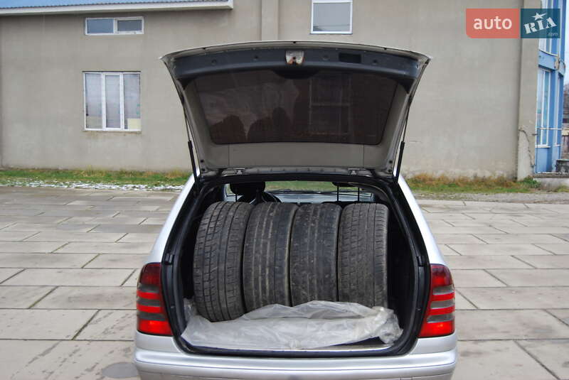 Універсал Mercedes-Benz C-Class 2003 в Хусті