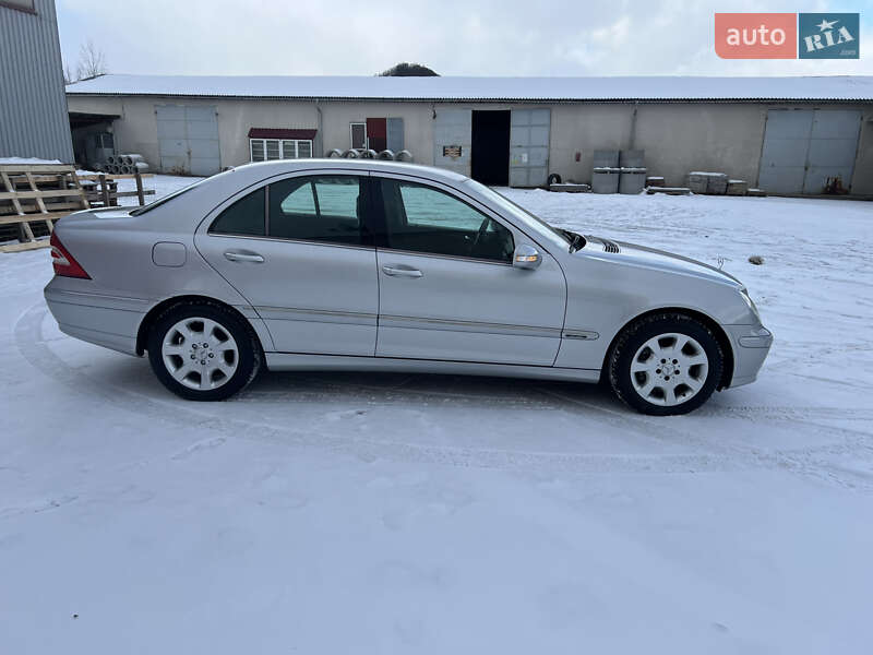 Седан Mercedes-Benz C-Class 2005 в Надвірній