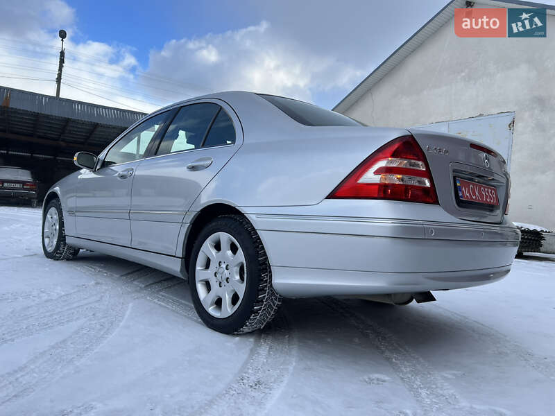 Седан Mercedes-Benz C-Class 2005 в Надвірній