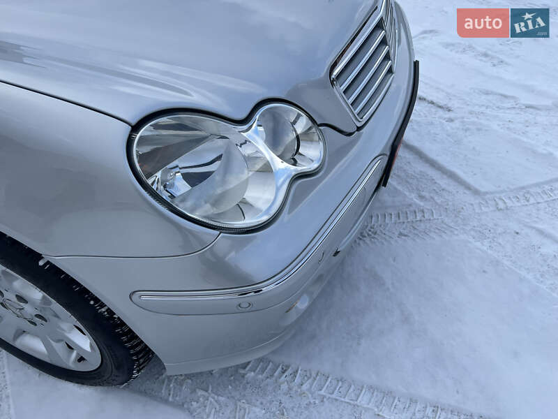 Седан Mercedes-Benz C-Class 2005 в Надвірній