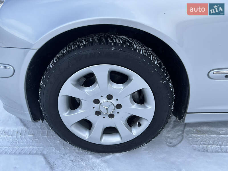 Седан Mercedes-Benz C-Class 2005 в Надвірній