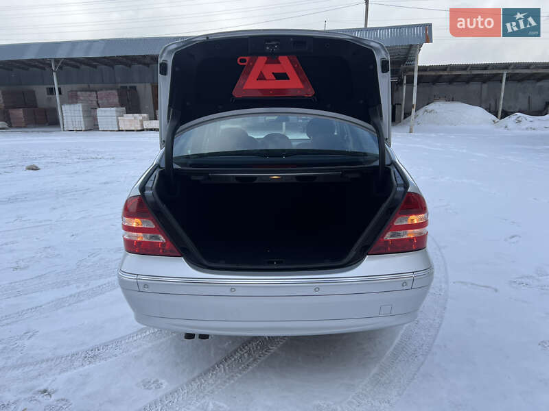 Седан Mercedes-Benz C-Class 2005 в Надвірній