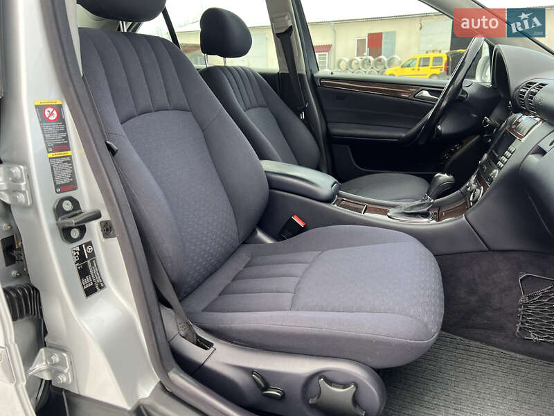 Седан Mercedes-Benz C-Class 2005 в Надвірній
