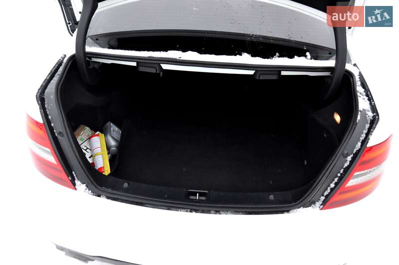 Седан Mercedes-Benz C-Class 2014 в Львові