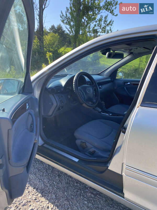 Седан Mercedes-Benz C-Class 2001 в Бару