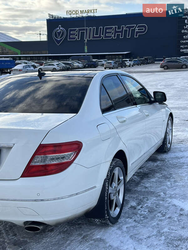 Седан Mercedes-Benz C-Class 2008 в Киеве фото 2 Седан Mercedes-Benz C-Class 2008 в Киеве