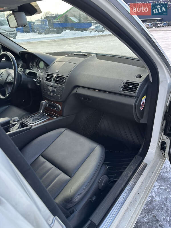 Седан Mercedes-Benz C-Class 2008 в Киеве фото 8 Седан Mercedes-Benz C-Class 2008 в Киеве
