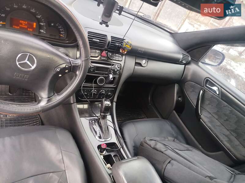 Седан Mercedes-Benz C-Class 2001 в Чернівцях
