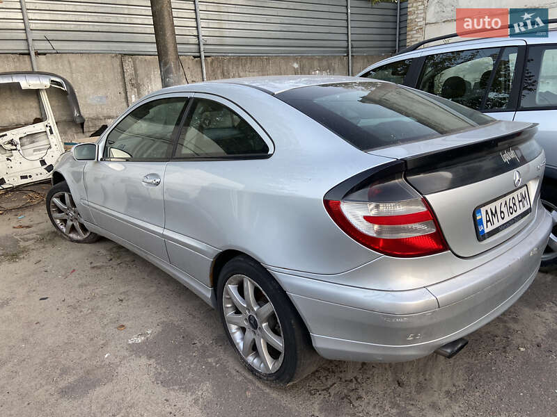 Купе Mercedes-Benz C-Class 2004 в Вишгороді