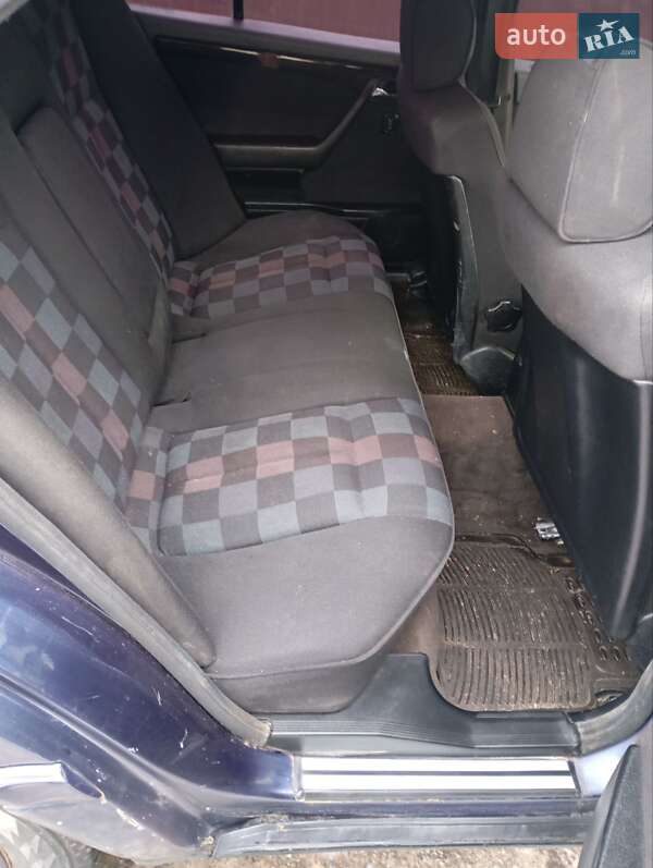 Седан Mercedes-Benz C-Class 1995 в Хмельницком