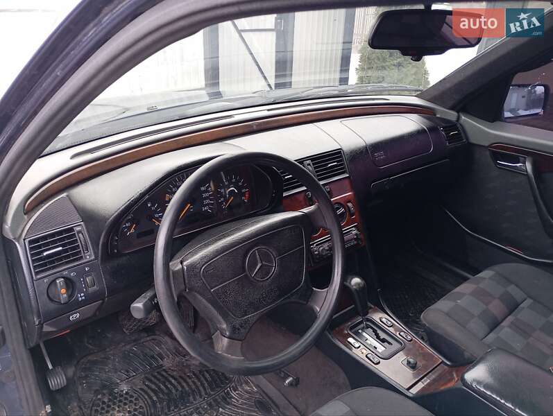 Седан Mercedes-Benz C-Class 1995 в Хмельницком