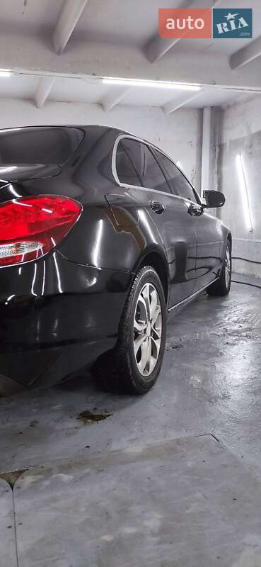 Седан Mercedes-Benz C-Class 2016 в Києві фото 38 Седан Mercedes-Benz C-Class 2016 в Києві