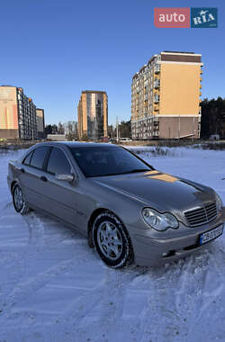 Седан Mercedes-Benz C-Class 2004 в Киеве