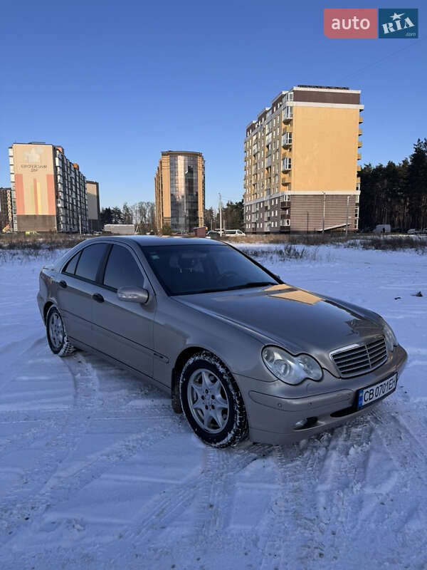 Mercedes-Benz C-Class 2004
