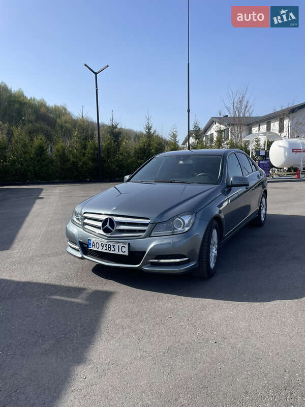 Седан Mercedes-Benz C-Class 2012 в Иршаве