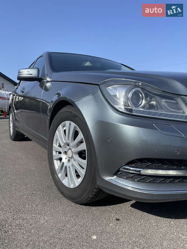 Седан Mercedes-Benz C-Class 2012 в Иршаве