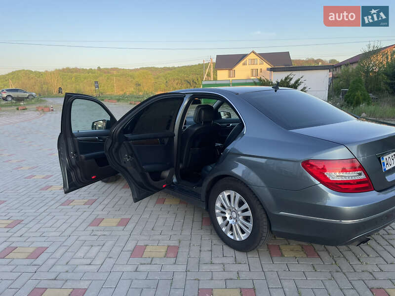 Седан Mercedes-Benz C-Class 2012 в Иршаве