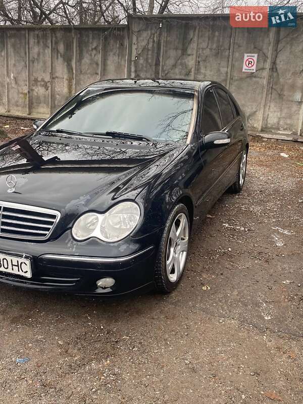 Mercedes-Benz C-Class 2004