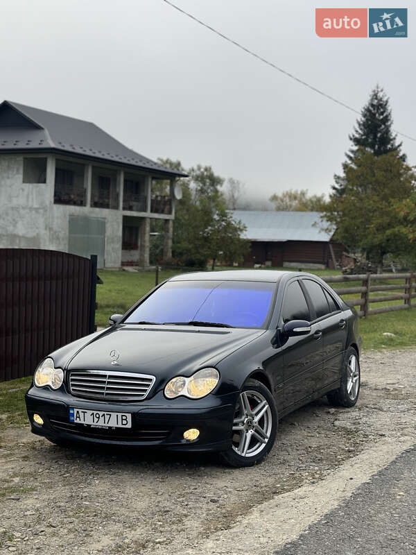 Mercedes-Benz C-Class 2004
