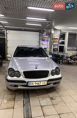 Седан Mercedes-Benz C-Class 2002 в Киеве