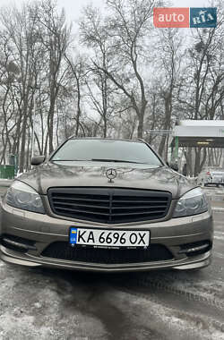 Универсал Mercedes-Benz C-Class 2009 в Киеве