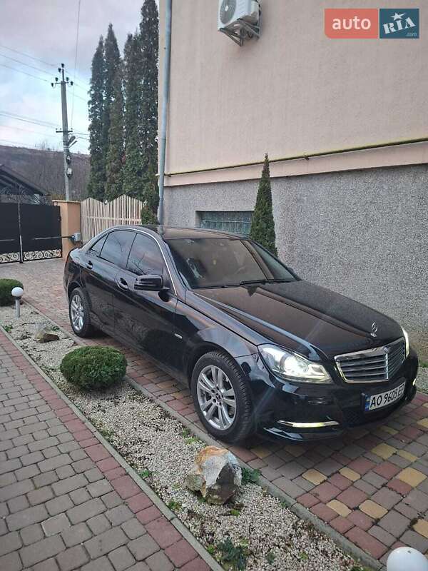 Mercedes-Benz C-Class 2011