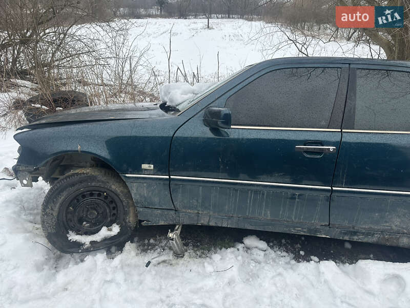 Седан Mercedes-Benz C-Class 1998 в Черновцах