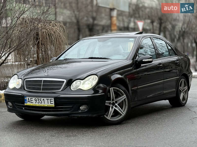 Mercedes-Benz C-Class 2005