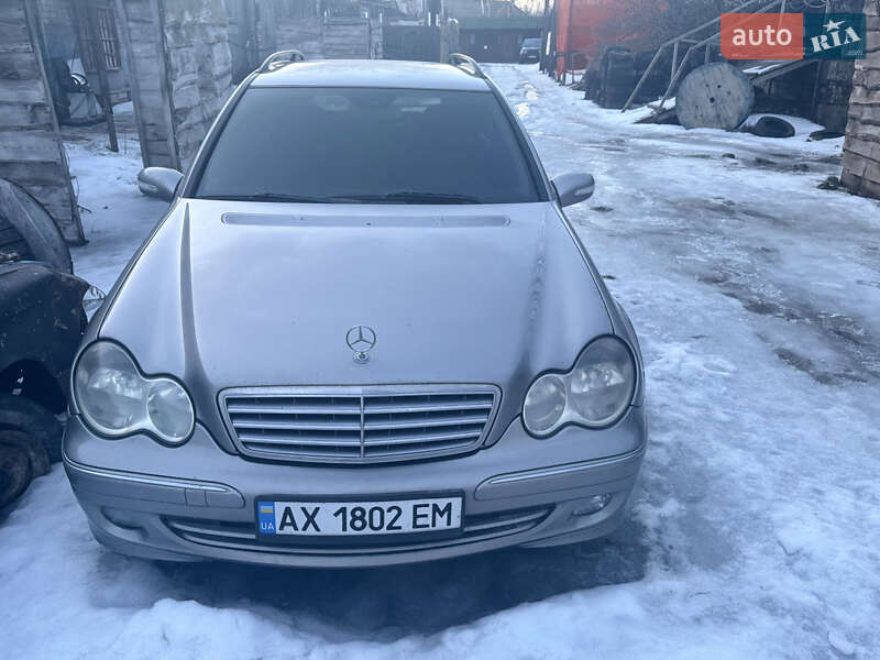 Mercedes-Benz C-Class 2005