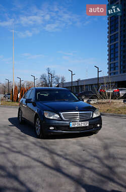 Седан Mercedes-Benz C-Class 2010 в Днепре