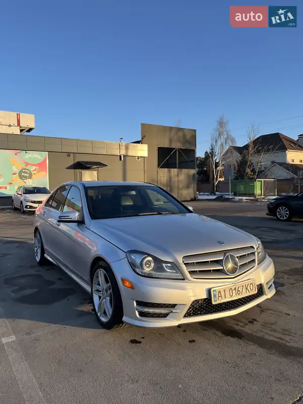 Mercedes-Benz C-Class 2013 VIN WDDGF8BB2CR198239 фото оголошення 3 з 66