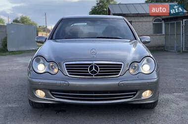 Седан Mercedes-Benz C-Class 2004 в Чернівцях