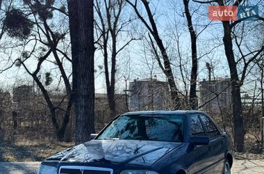 Седан Mercedes-Benz C-Class 1994 в Черновцах
