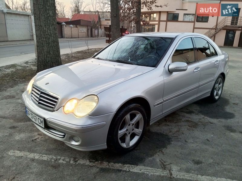 Mercedes-Benz C-Class 2005