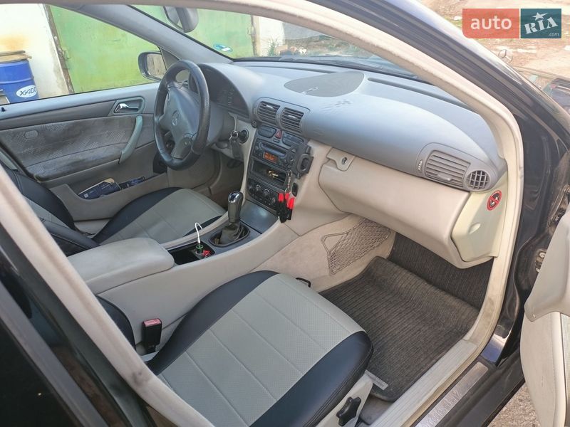 Седан Mercedes-Benz C-Class 2001 в Одессе