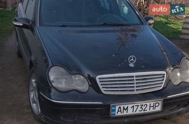 Седан Mercedes-Benz C-Class 2000 в Корце