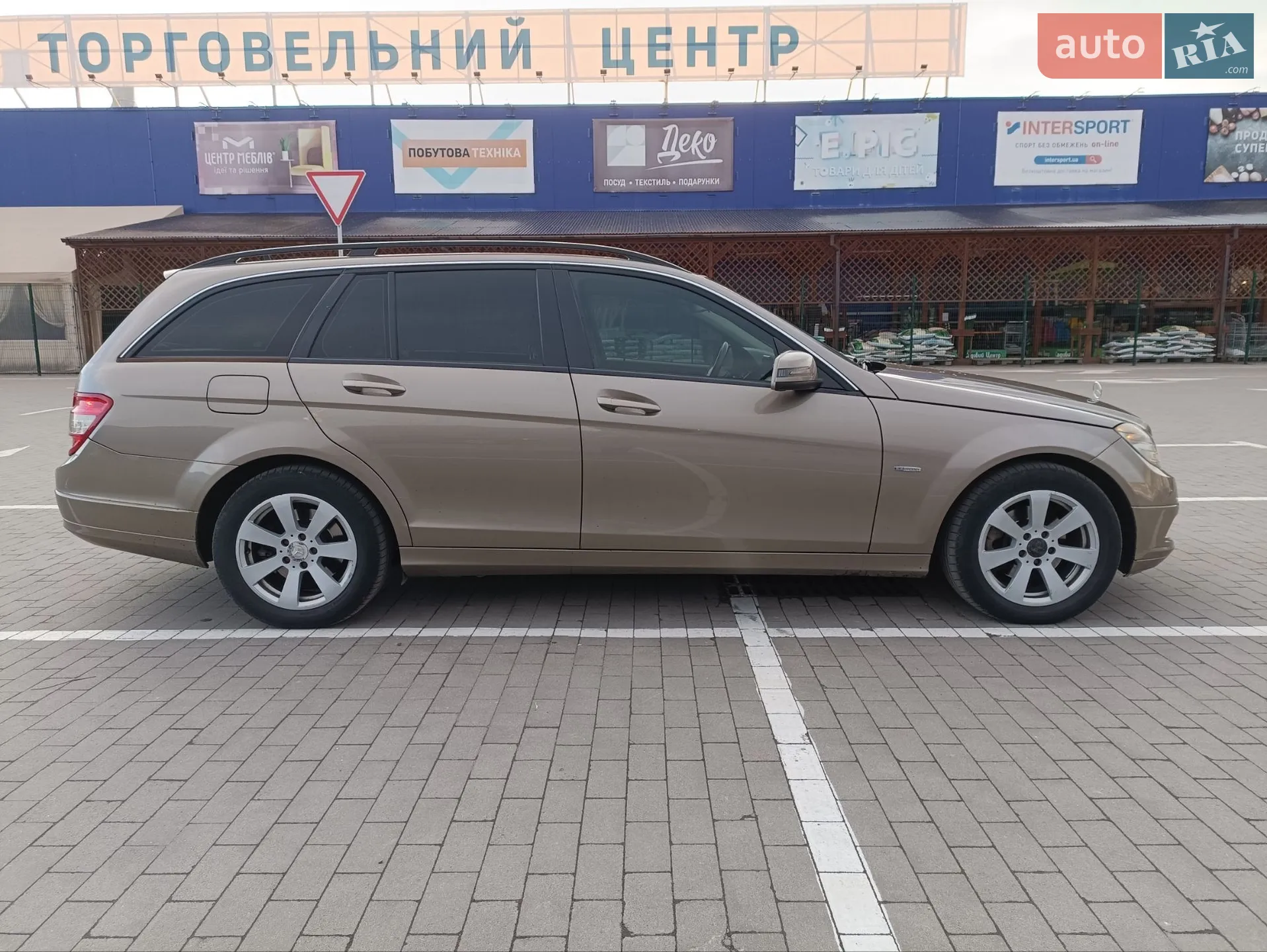 2010 Mercedes-Benz C-klasse - мініатюра 2