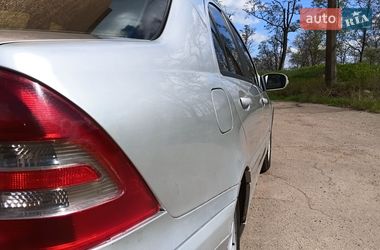 Седан Mercedes-Benz C-Class 2002 в Кривом Роге
