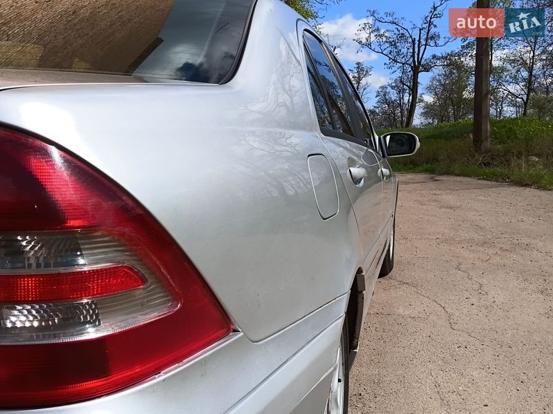 Седан Mercedes-Benz C-Class 2002 в Кривом Роге