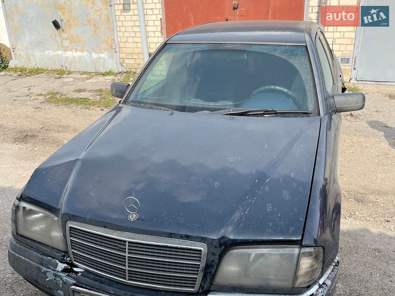 Седан Mercedes-Benz C-Class 1994 в Херсоне