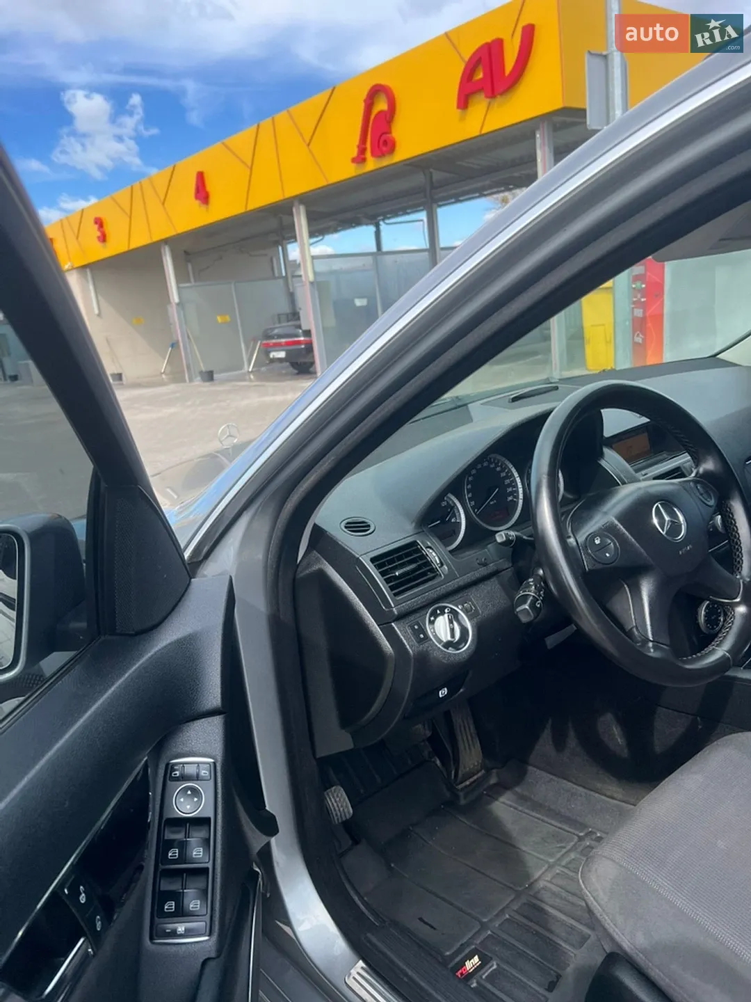2010 Mercedes-Benz C-klasse - мініатюра 12