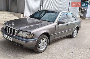Седан Mercedes-Benz C-Class 1995 в Чернігові