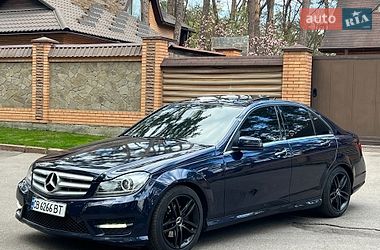 Седан Mercedes-Benz C-Class 2012 в Чернігові