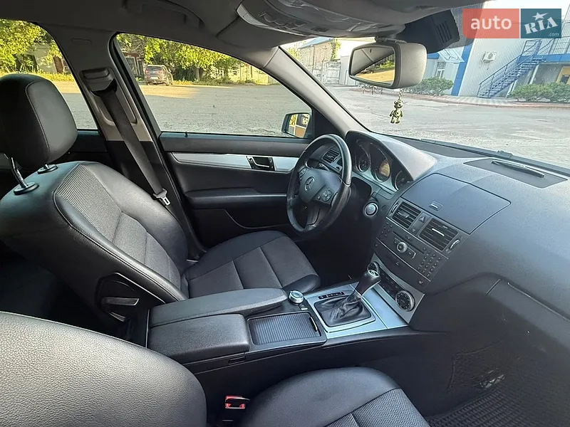 Mercedes-Benz C-Class 2009 VIN WDD2040871F458048 фото оголошення 25 з 91