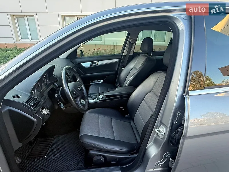 Mercedes-Benz C-Class 2009 VIN WDD2040871F458048 фото оголошення 35 з 91