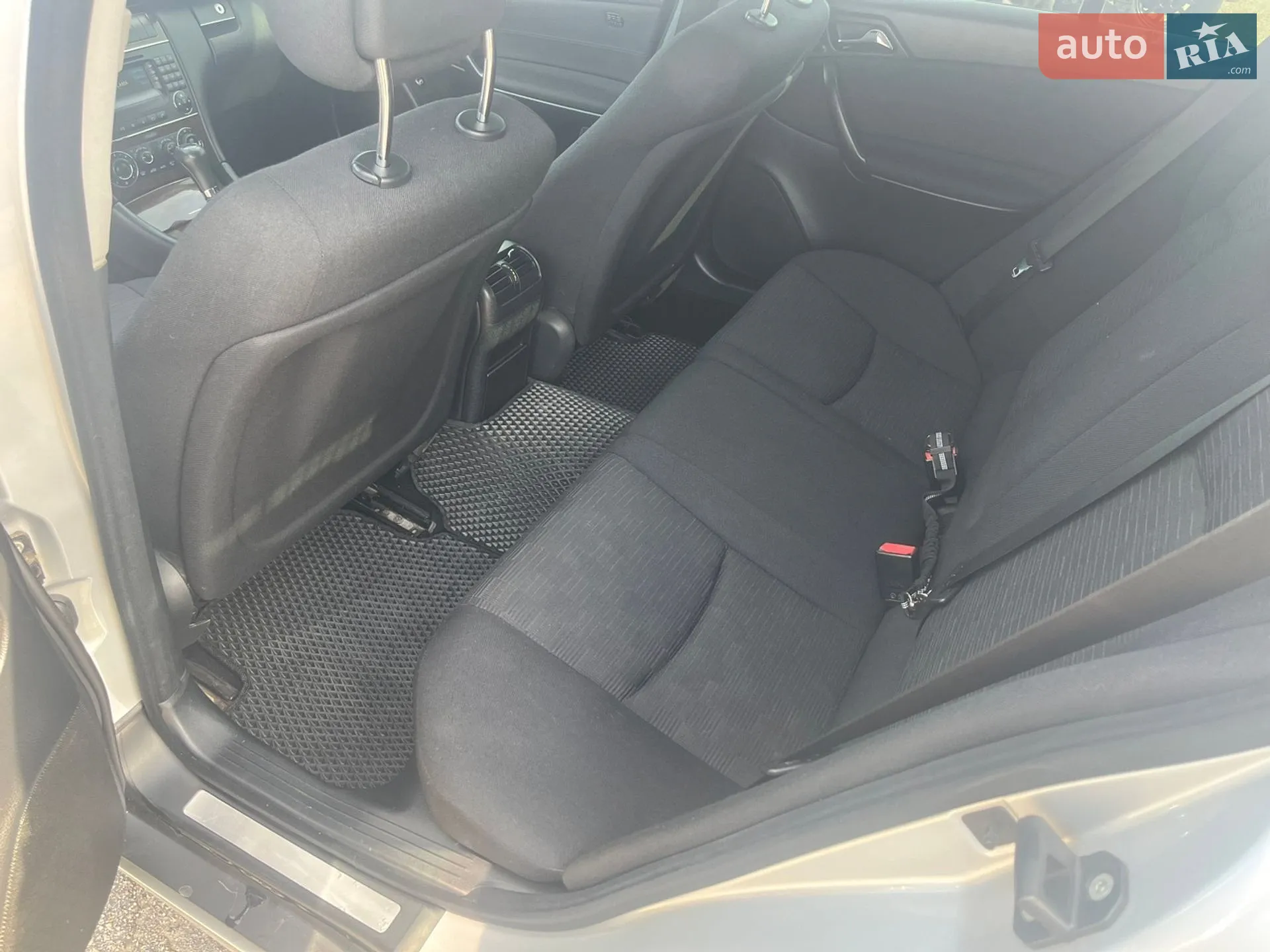 Mercedes-Benz C-Class 2005 VIN WDB2032461F715156 фото оголошення 12 з 19