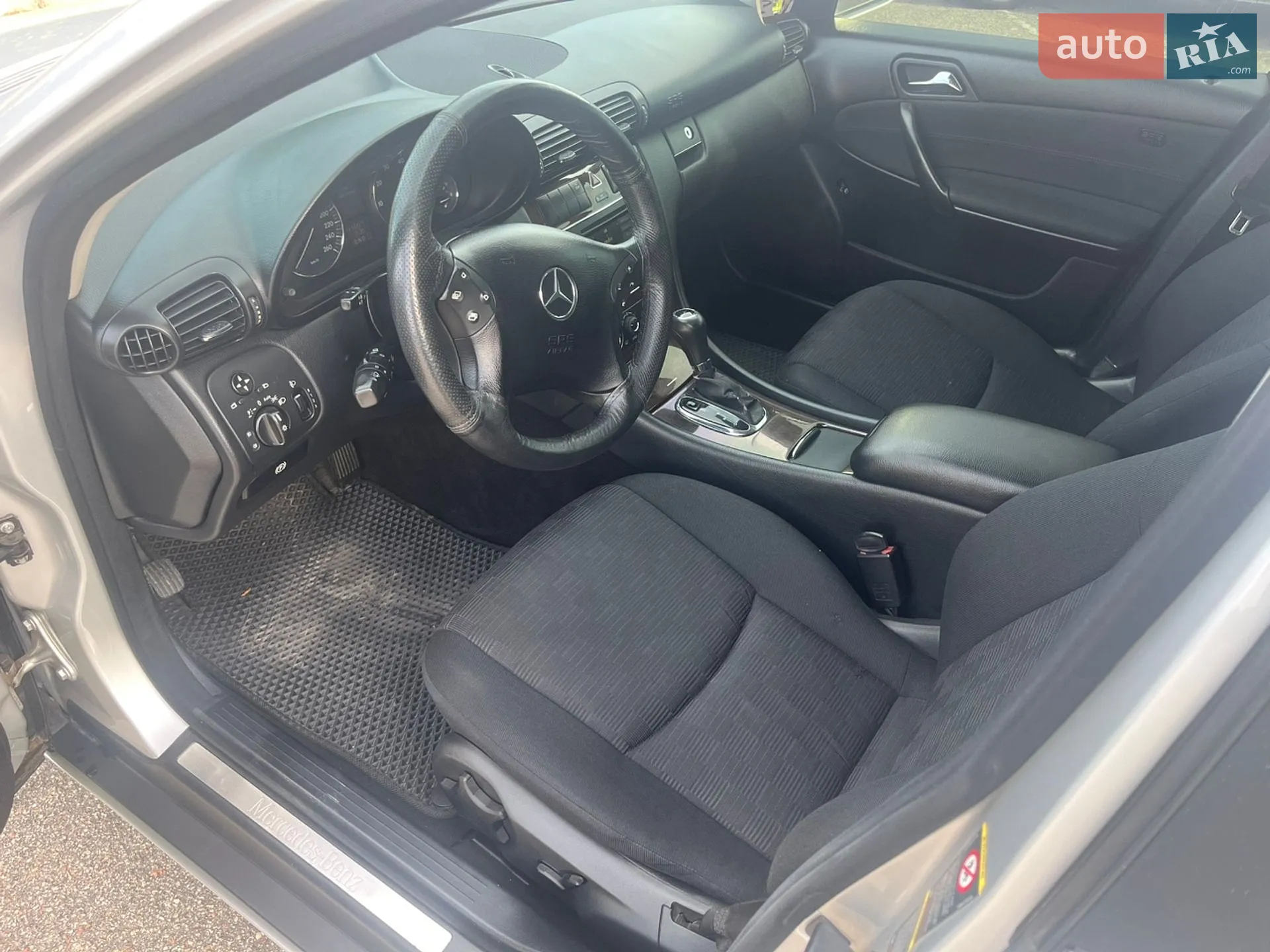 Mercedes-Benz C-Class 2005 VIN WDB2032461F715156 фото оголошення 9 з 19