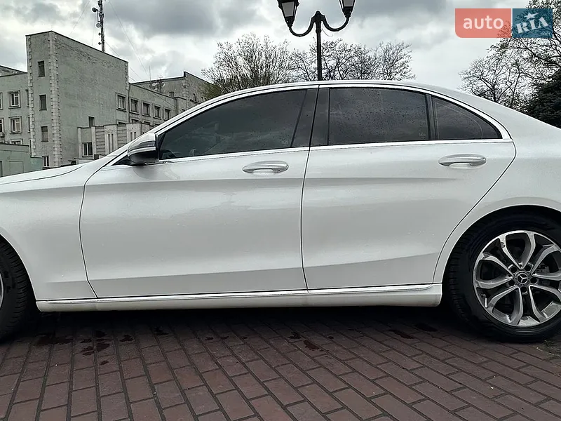 Mercedes-Benz C-Class 2018 VIN 55SWF4JB3JU267893 фото оголошення 12 з 85