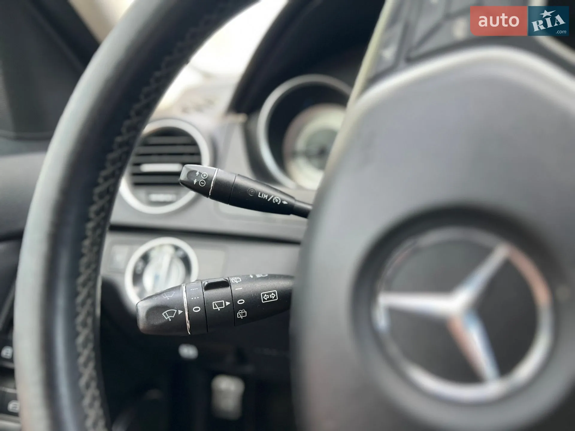 Mercedes-Benz C Class 2012 VIN WDD2042021F932950 фото оголошення 24 з 49