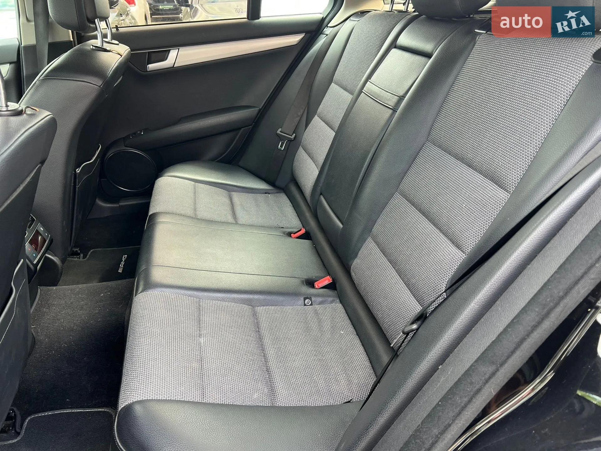 Mercedes-Benz C Class 2012 VIN WDD2042021F932950 фото оголошення 38 з 49